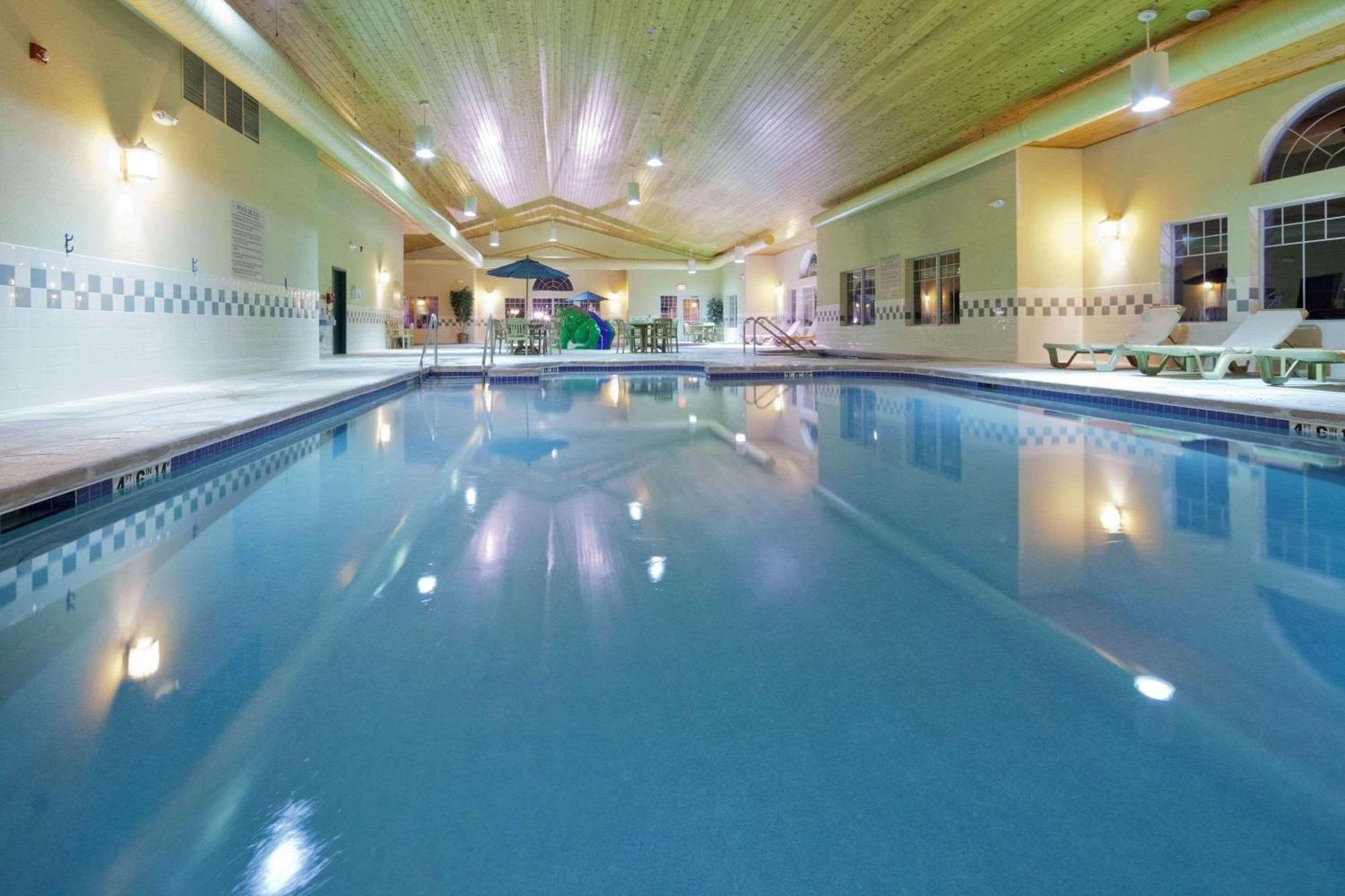 Country Inn & Suites By Radisson, Green Bay East, Wi Exteriör bild